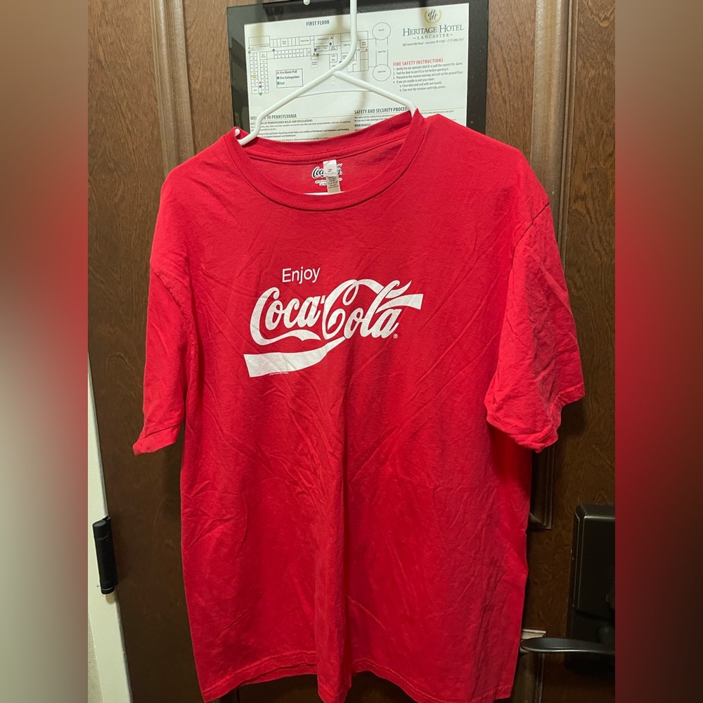 Coca Cola Classic Red Tee Size XL Zuni